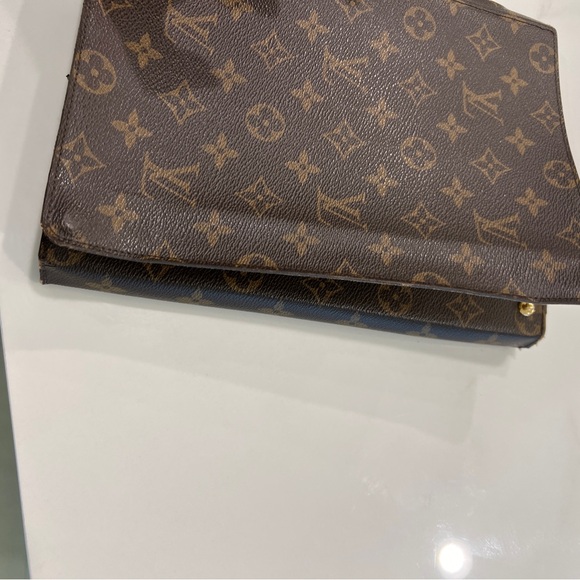 Louis Vuitton Monogram iPad Tablet Cover - Picture 6 of 9